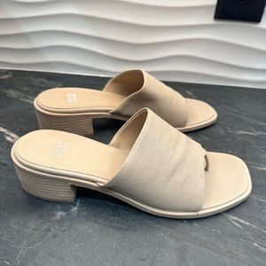 Eileen Fisher Airy-tl Khaki Tumbled Leather Heeled Mules Women's 9 NEW